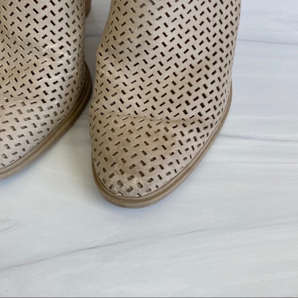 DOLCE VITA Perforated Kenli Pointed Toe Mules - Picture 5 of 13